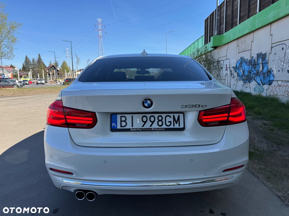 BMW Seria 3 330e iPerformance Luxury Line - 13