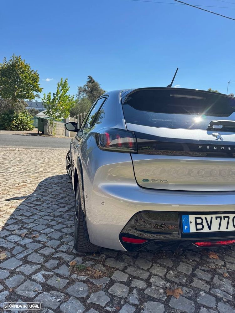 Peugeot e-208 50 kWh GT - 13