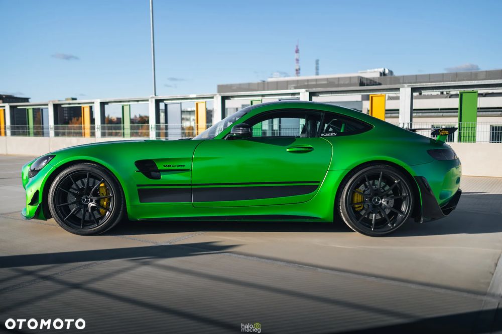 Mercedes-Benz AMG GT R - 3