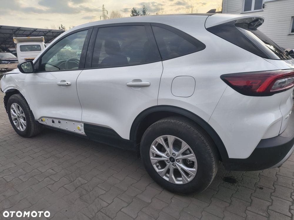 Ford Kuga - 3