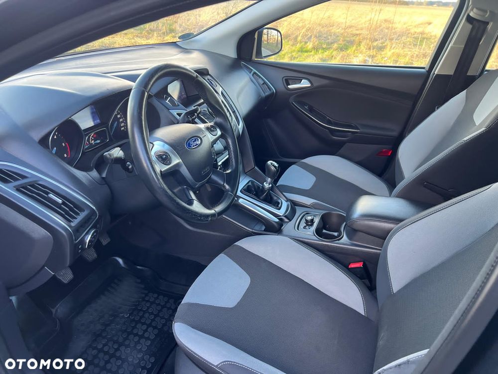 Ford Focus - 23