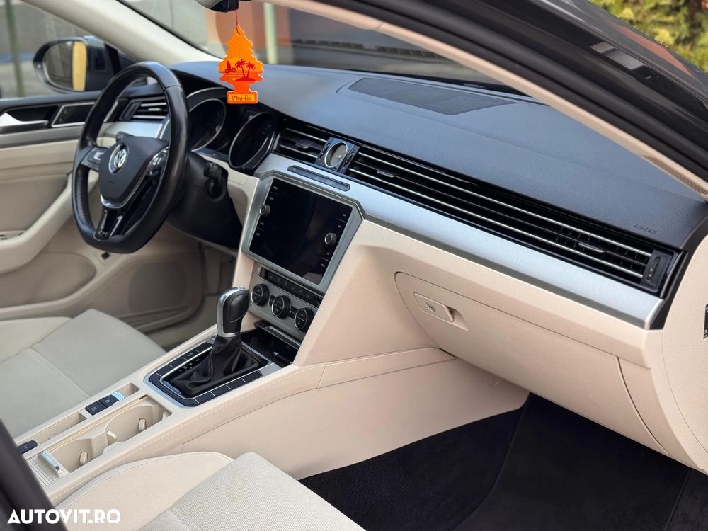 Volkswagen Passat Variant 2.0 TDI DSG (BlueMotion Technology) Highline - 18