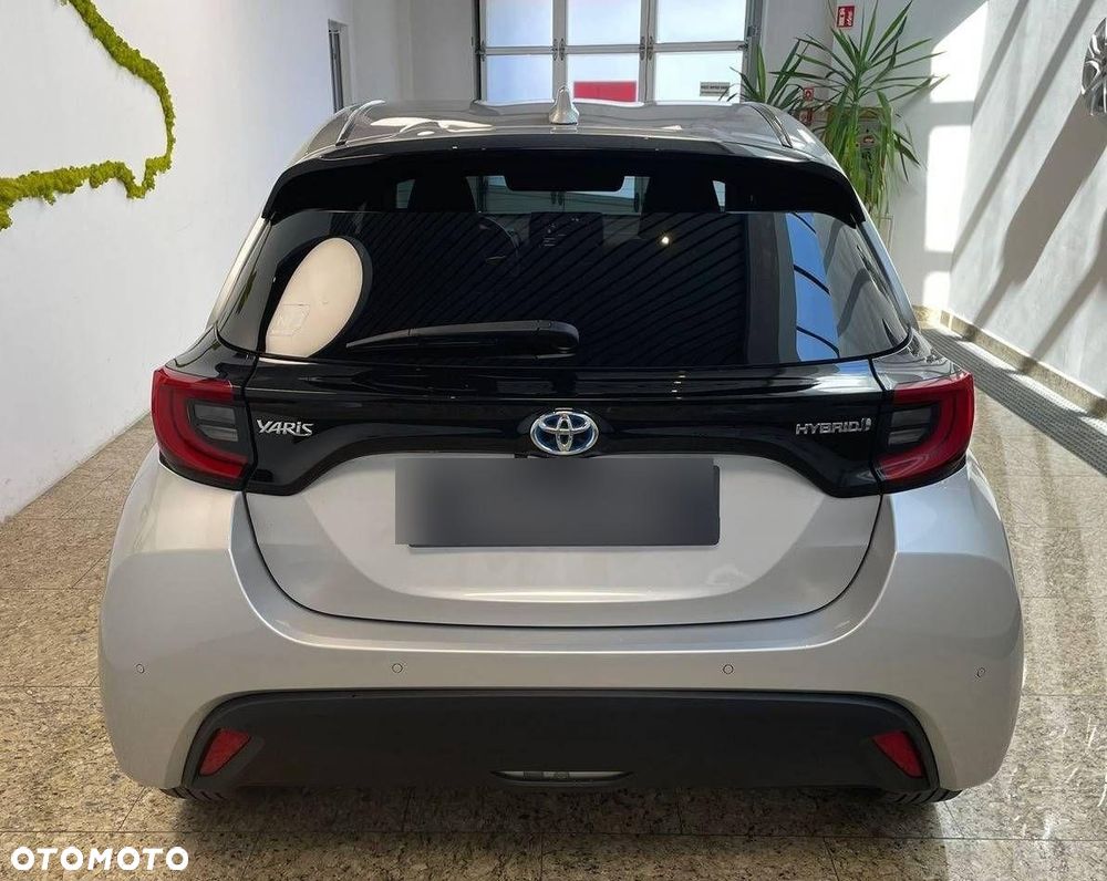 Toyota Yaris - 10