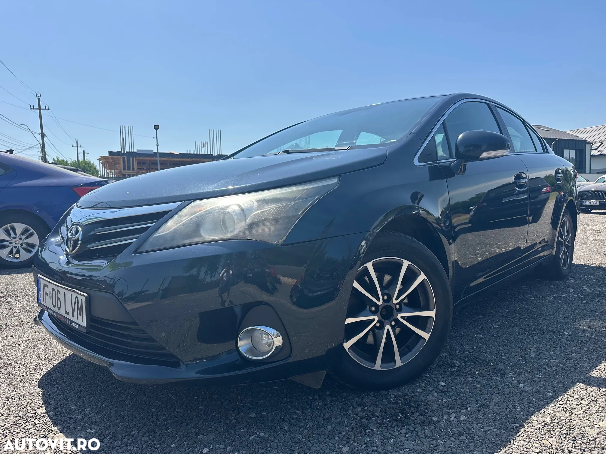 Toyota Avensis 1.8 Executive - 2