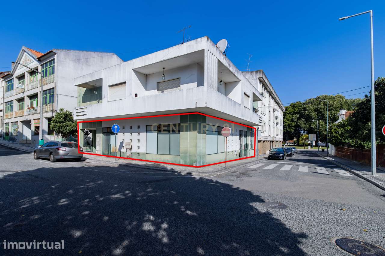 T6 com 5 casas de banho e 4 entradas independentes em Alcanena, - Grande imagem: 3/34