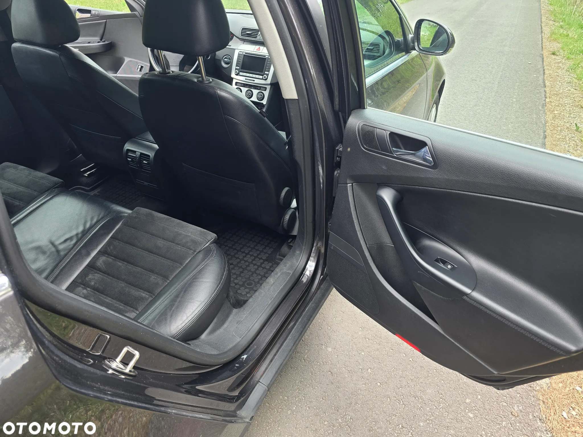 Volkswagen Passat Variant 2.0 TDI BlueMotion Technology Exclusive - 20