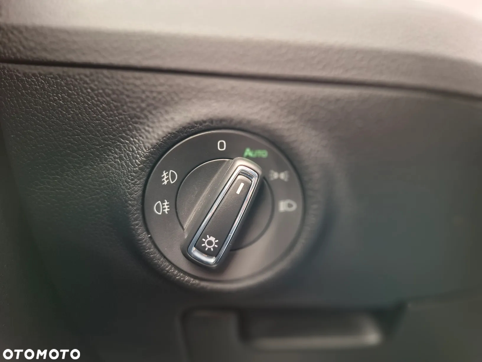 Skoda Superb Combi 2.0 TDI DSG Ambition - 34