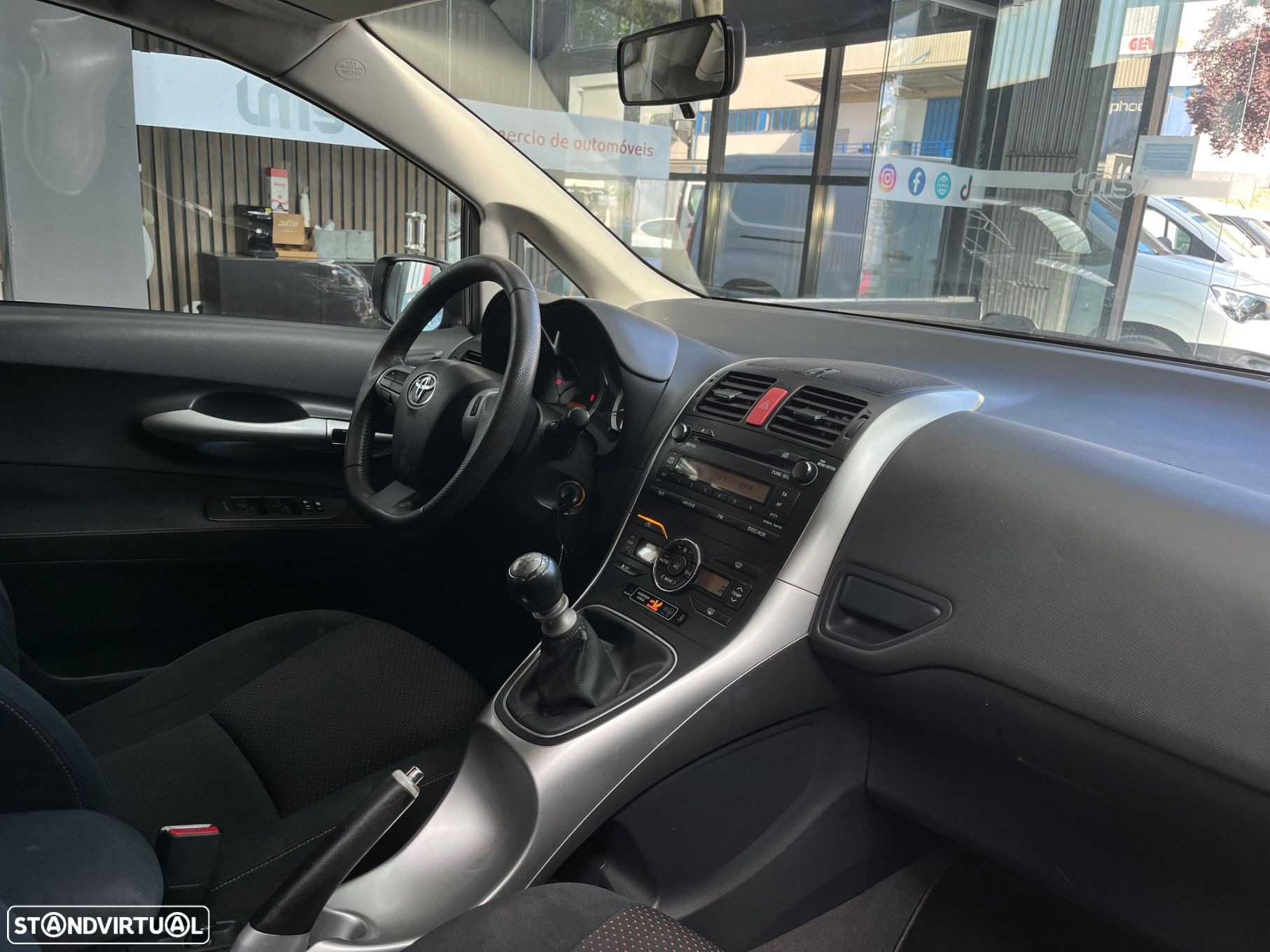 Toyota Auris 1.4 D-4D Exclusive - 10