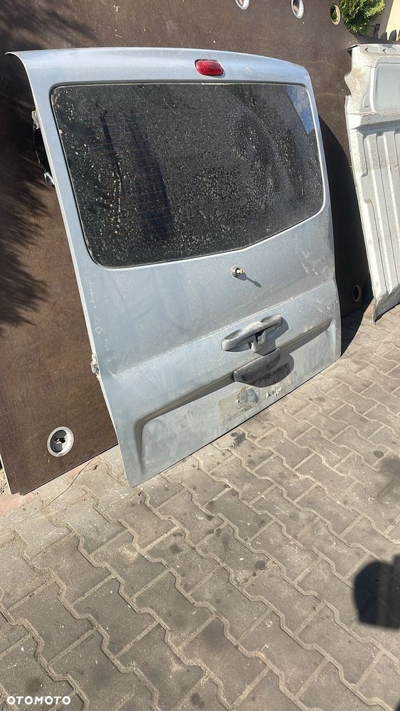 Klapa bagażnika Renault Trafic II Vivaro - 2