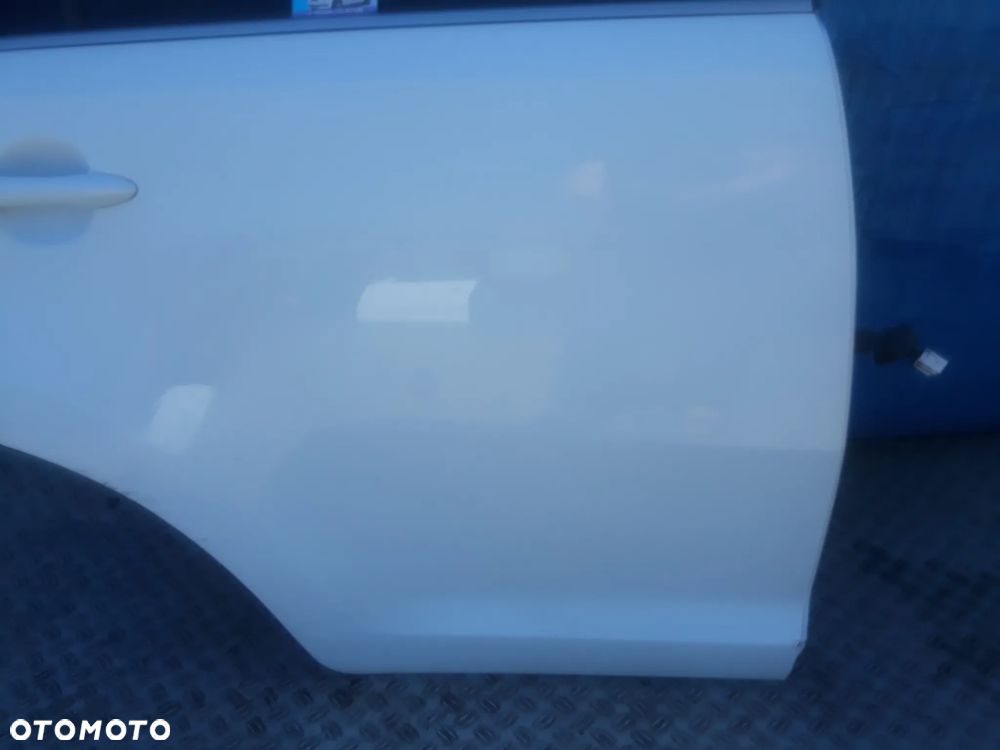 DRZWI PRAWY TYŁ KIA SPORTAGE III 2012r KOLOR: WD - 3