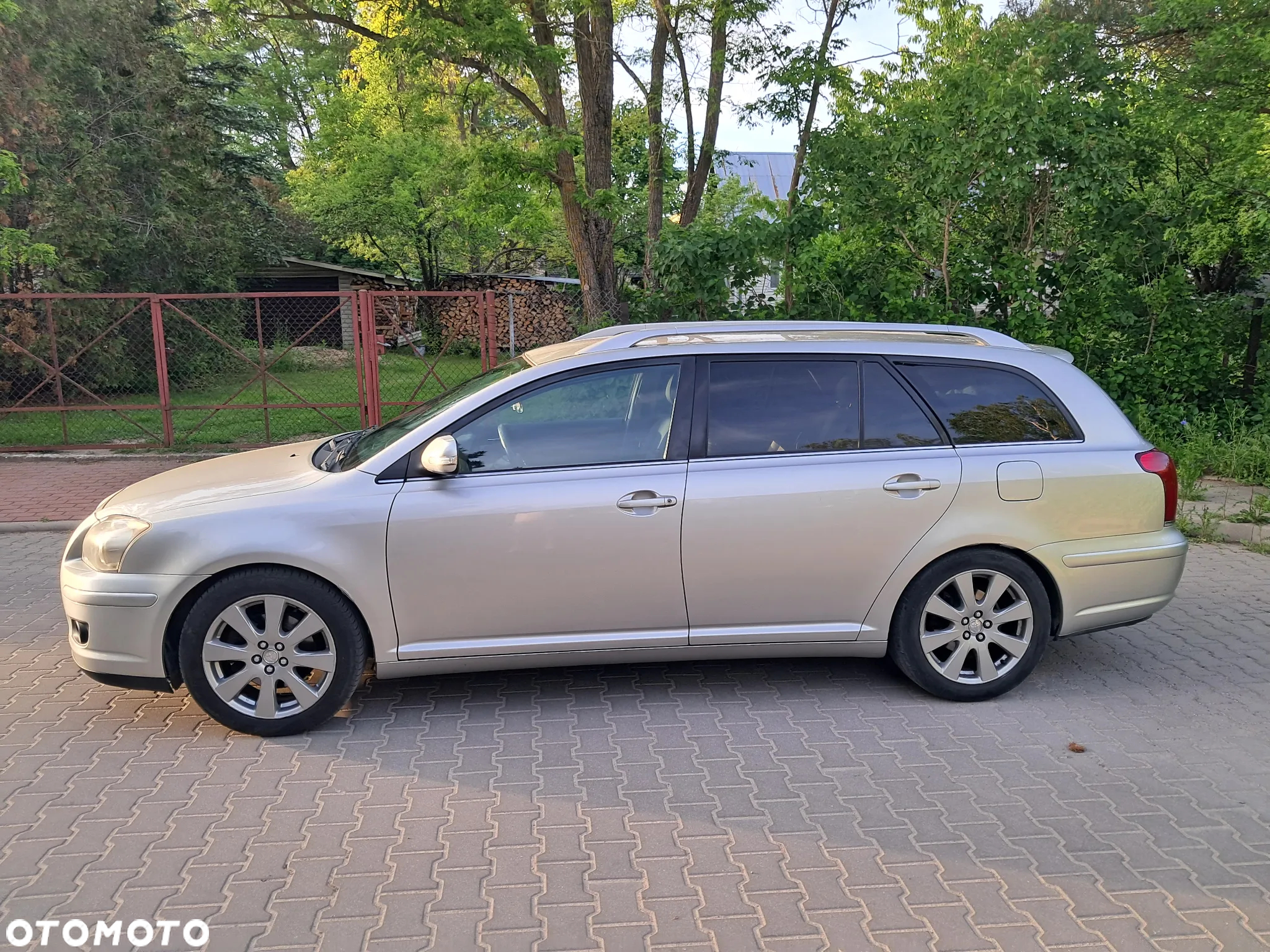 Toyota Avensis 2.0 D-4D Combi - 2