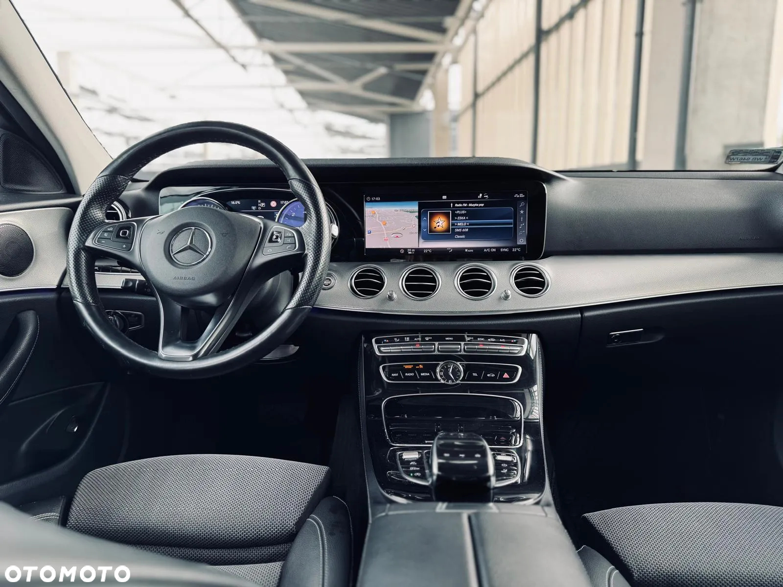 Mercedes-Benz Klasa E 220 d T 9G-TRONIC Avantgarde - 25