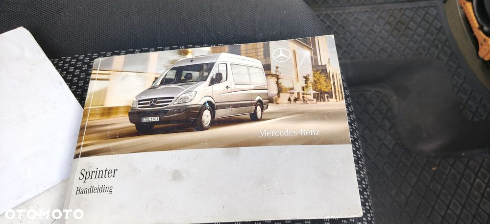 Mercedes-Benz 211 CDI (Model W906) - 19