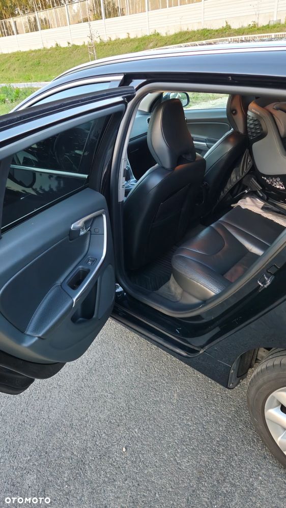 Volvo V60 D4 Geartronic Summum - 11