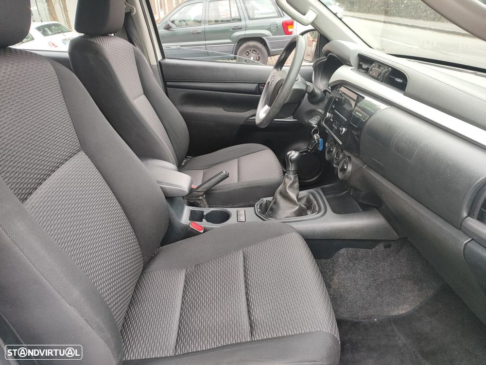 Toyota Hilux 2.4 D-4D 4WD CD CH - 7