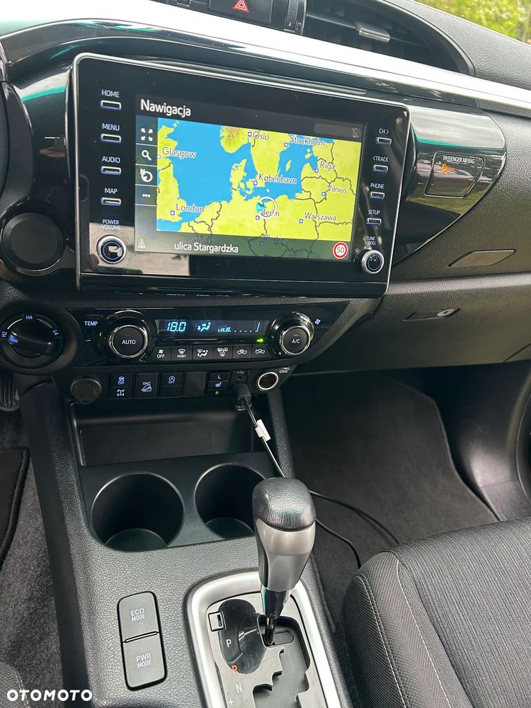 Toyota Hilux 4x4 Double Cab Autm Executive - 19
