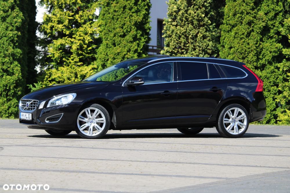 Volvo V60 D5 Summum - 3