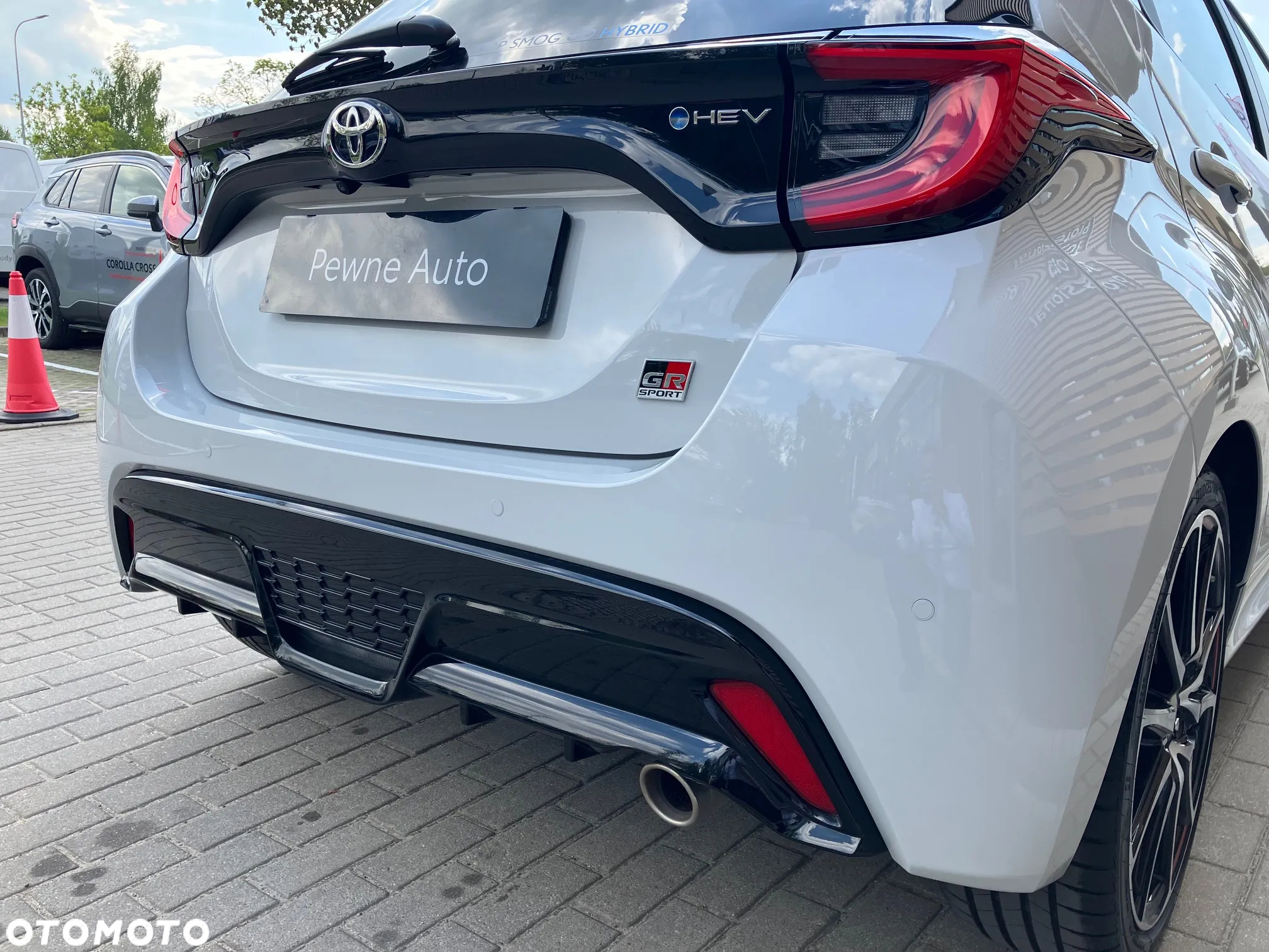 Toyota Yaris Hybrid 1.5 GR Sport - 9