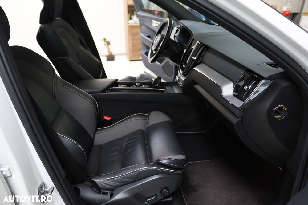 Volvo XC 60 Recharge T8 Twin Engine eAWD Inscription - 9