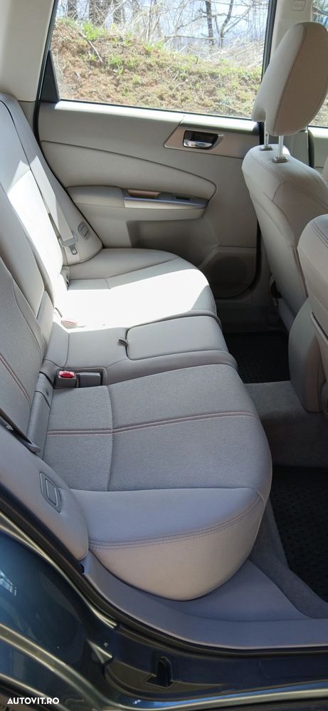 Subaru Forester 2.0X VQ - 15