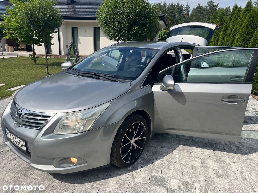 Toyota Avensis 2.0 D-4D Sol+NAVI - 11