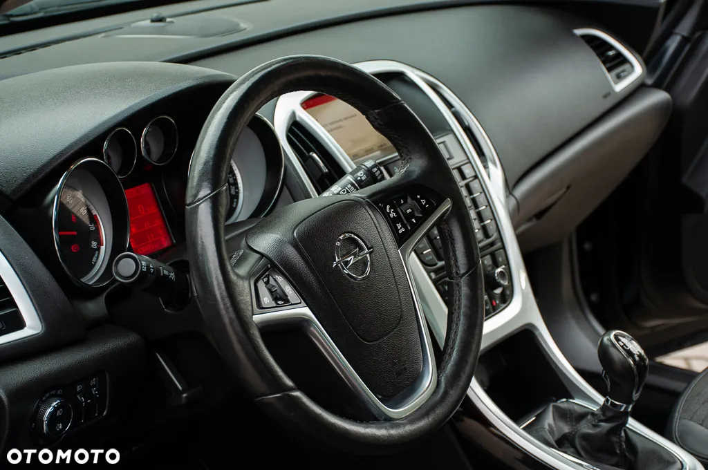Opel Astra 1.4 Turbo Cosmo - 24