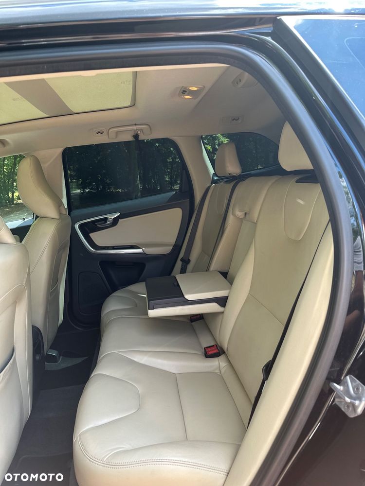 Volvo XC 60 D4 AWD Momentum - 13