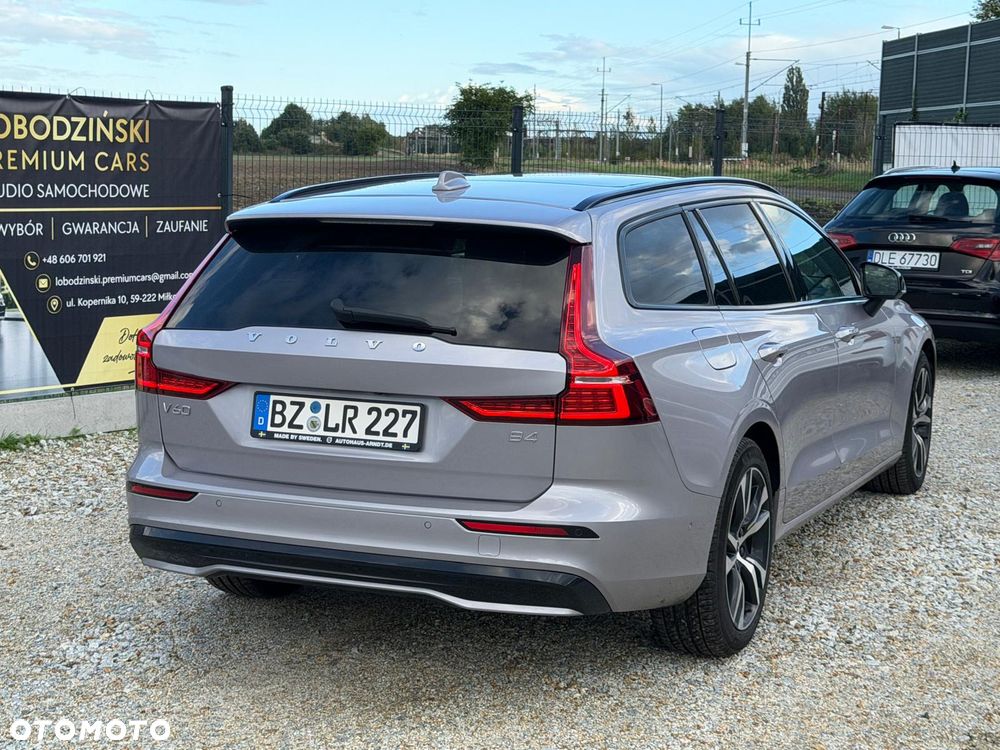 Volvo V60 B4 B DKG Plus Dark - 2