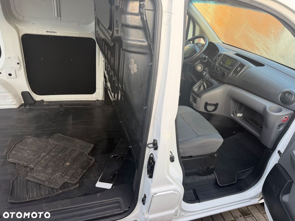 Nissan NV200 - 10