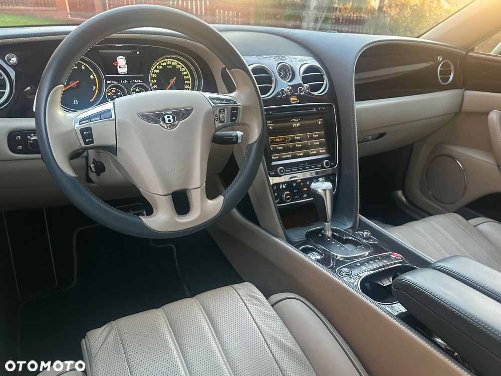 Bentley Flying Spur V8 Mulliner - 17