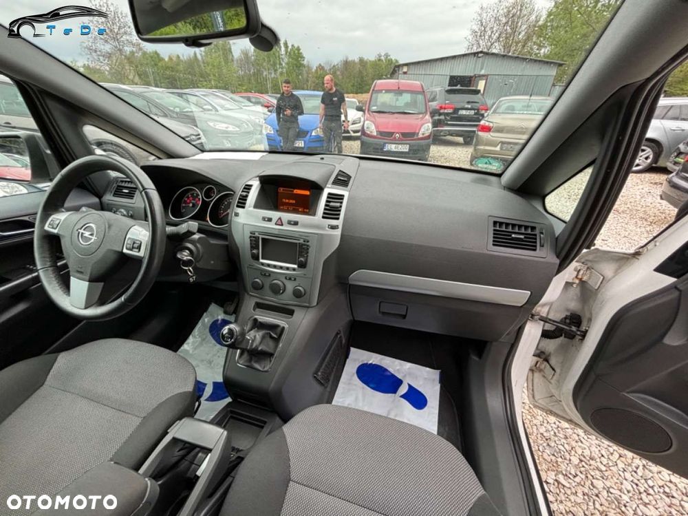 Opel Zafira - 18