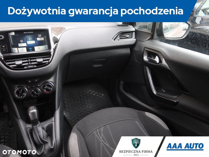 Peugeot 208 - 10