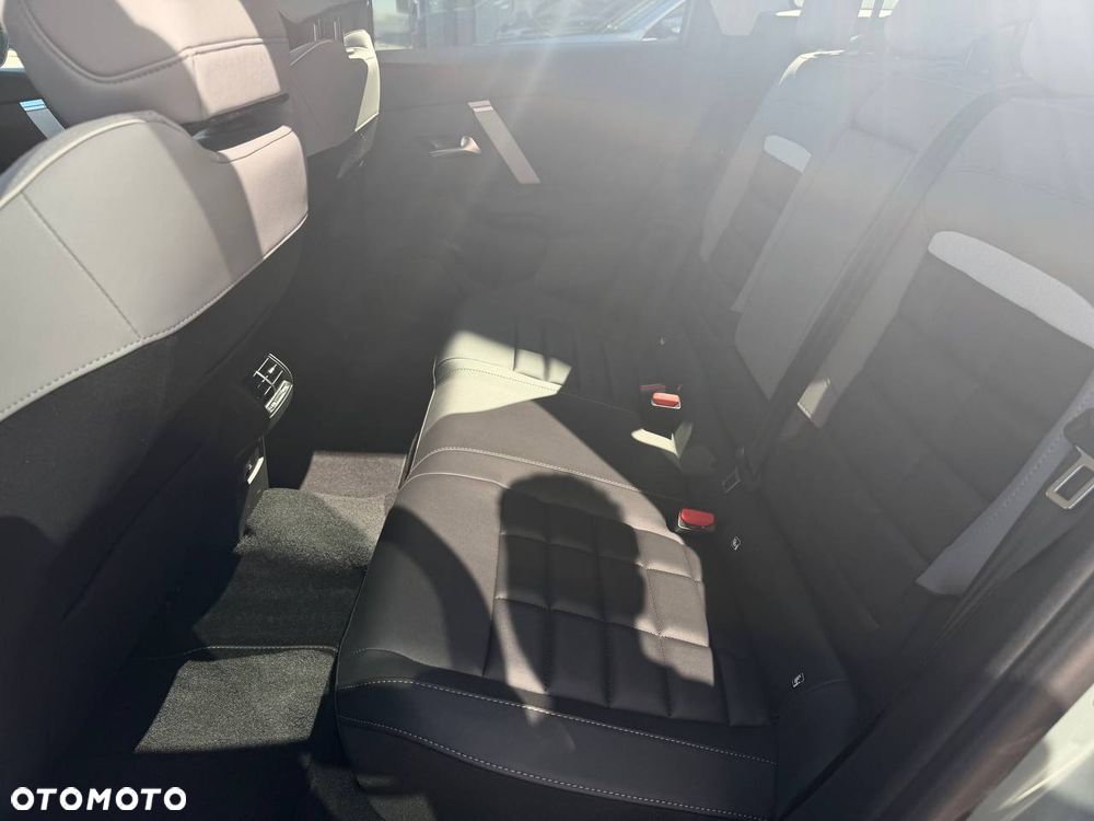 Citroën C4 1.2 PureTech Max S&S EAT8 - 19
