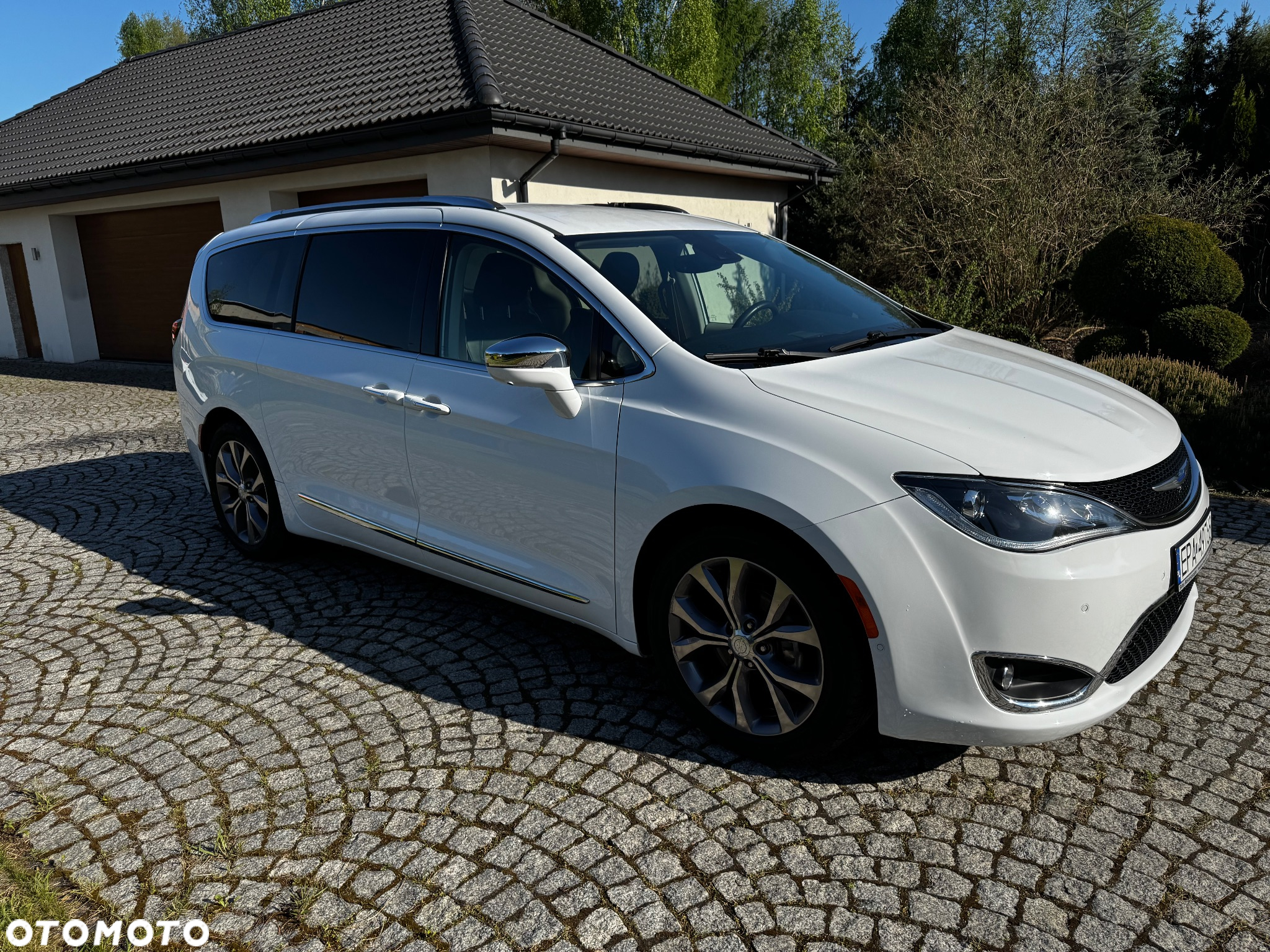 Chrysler Pacifica - 9