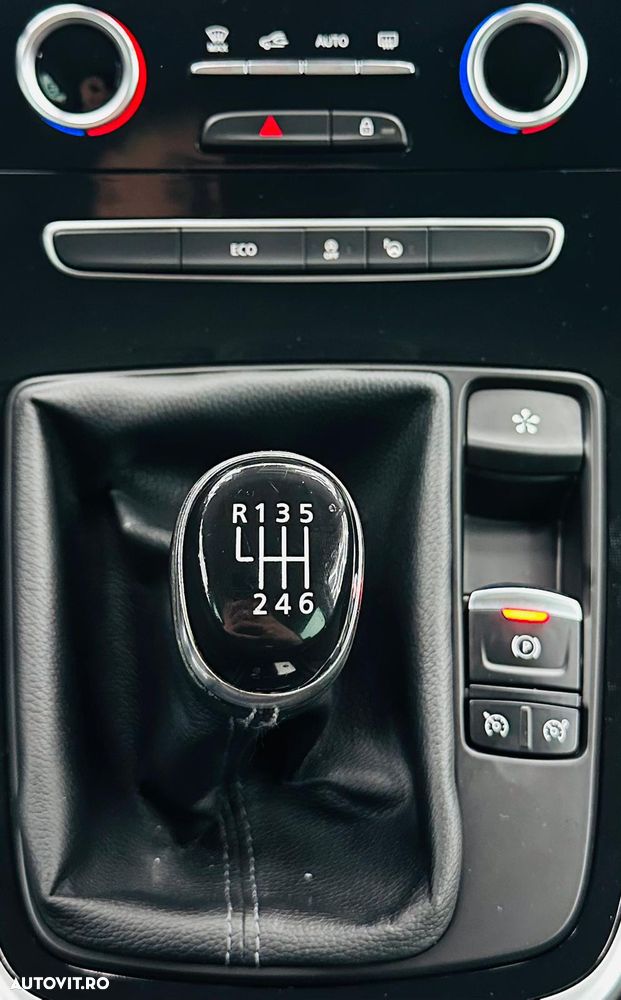 Renault Scenic ENERGY TCe 130 INTENS - 23