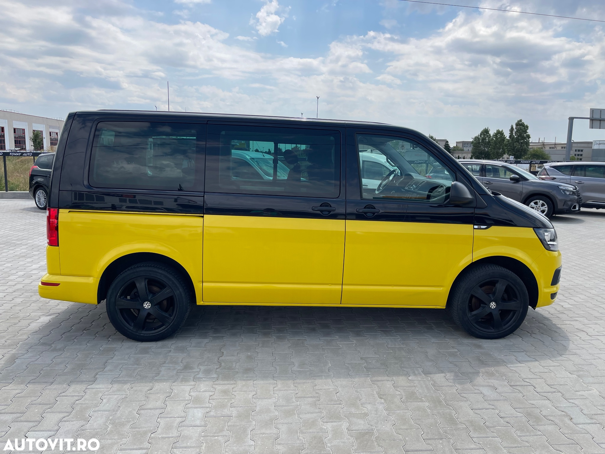 Volkswagen Multivan - 8