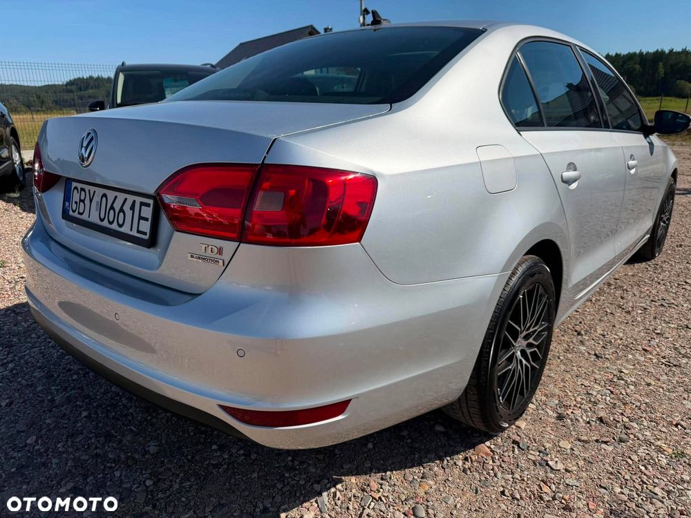 Volkswagen Jetta 1.6 TDI BMT Comfortline DSG - 5
