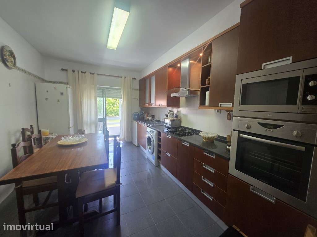 Simpático Apartamento T3, em prédio com elevador, no centro de Tavira - Grande imagem: 3/21
