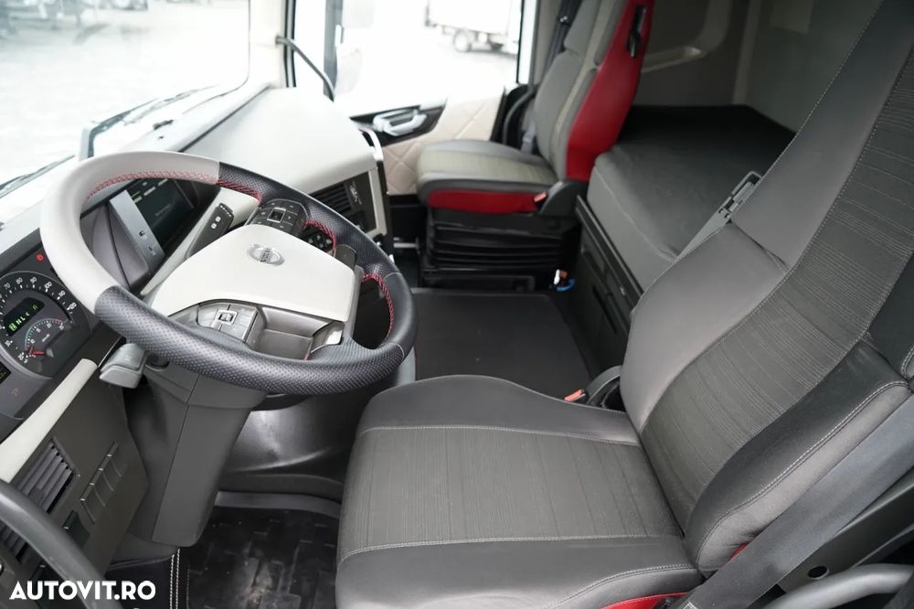 Volvo FH 500 / SOLOWKA / 6X2 / MEGA / PUNTE RIDICATĂ / TV - 24