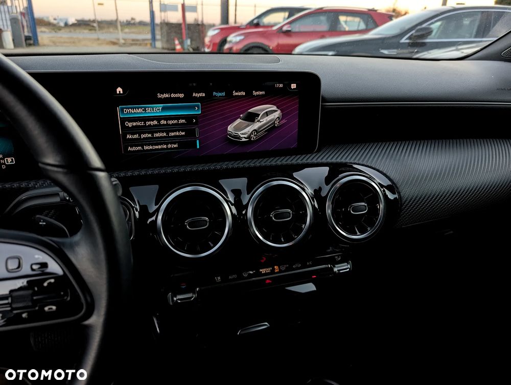 Mercedes-Benz CLA 200 d Shooting Brake 8G-DCT - 17