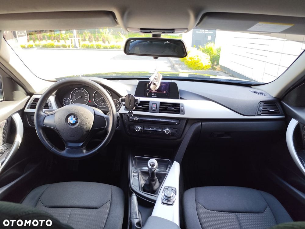 BMW Seria 3 - 8