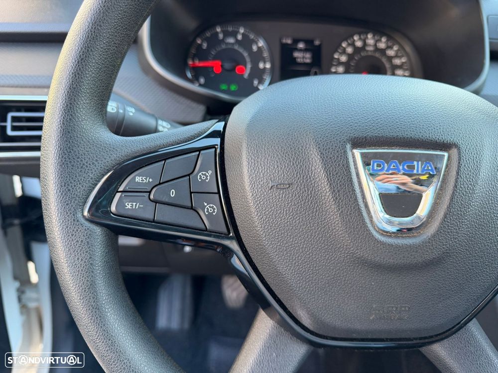 Dacia Sandero 1.0 SCe Essential — fotografia 19