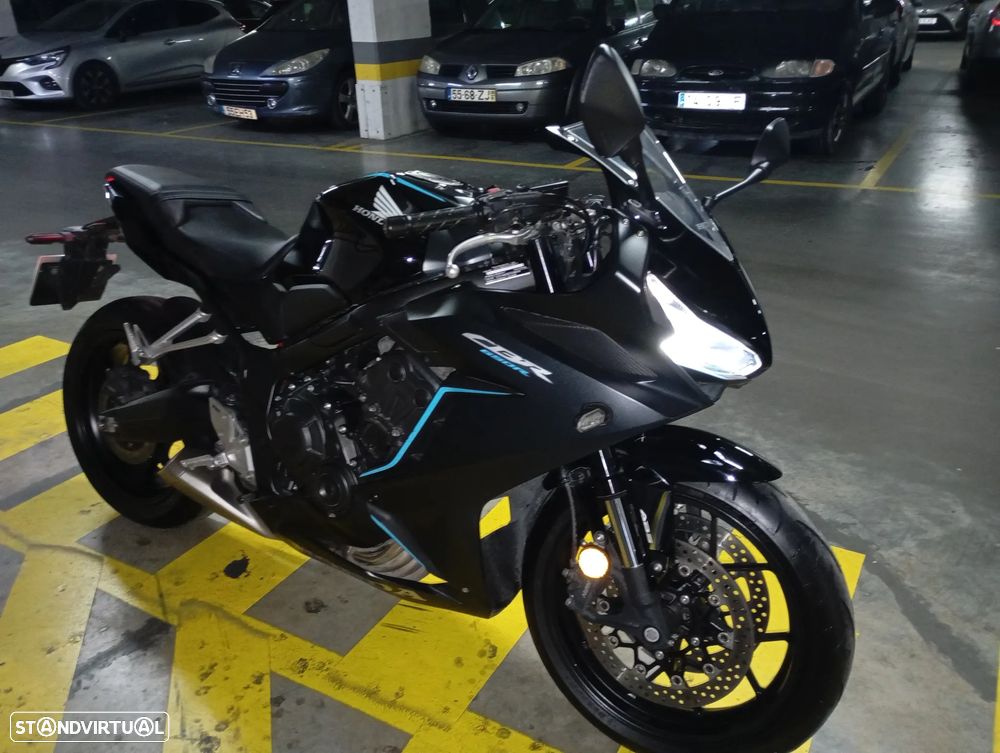 Honda CBR Black - 4