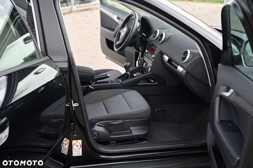 Audi A3 Sportback 1.6 Ambiente - 7