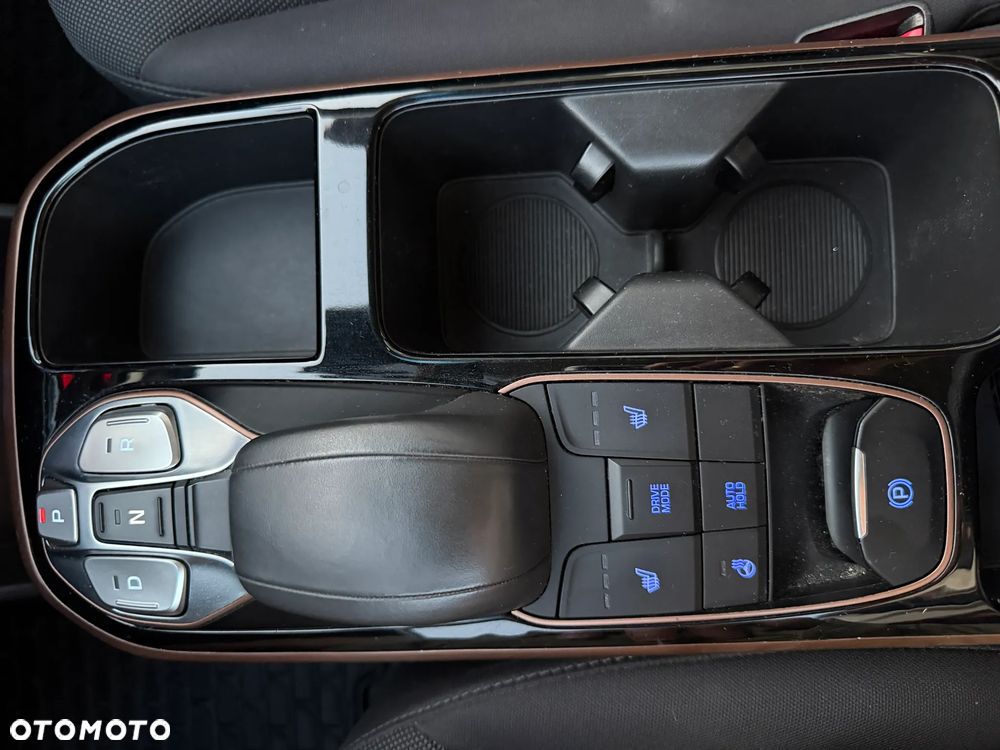 Hyundai IONIQ - 16