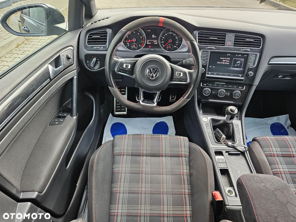 Volkswagen Golf GTI Performance BlueMotion Technology - 22