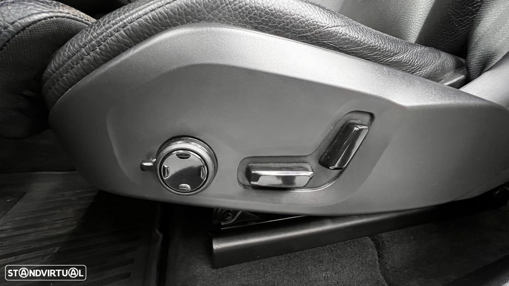 Volvo XC 60 2.0 T6 PHEV Inscription Expression AWD - 43