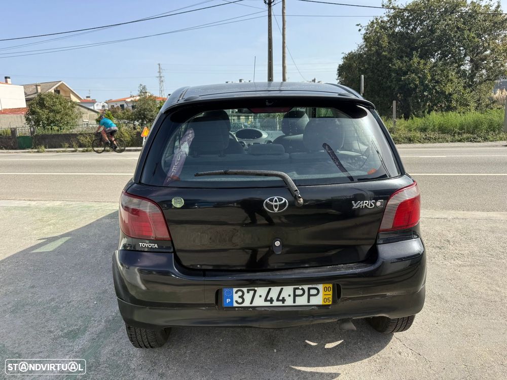 Toyota Yaris 1.0 Base C/Radio - 6