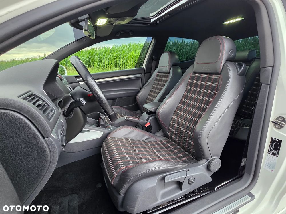 Volkswagen Golf 2.0 GTI Edition 30 - 7