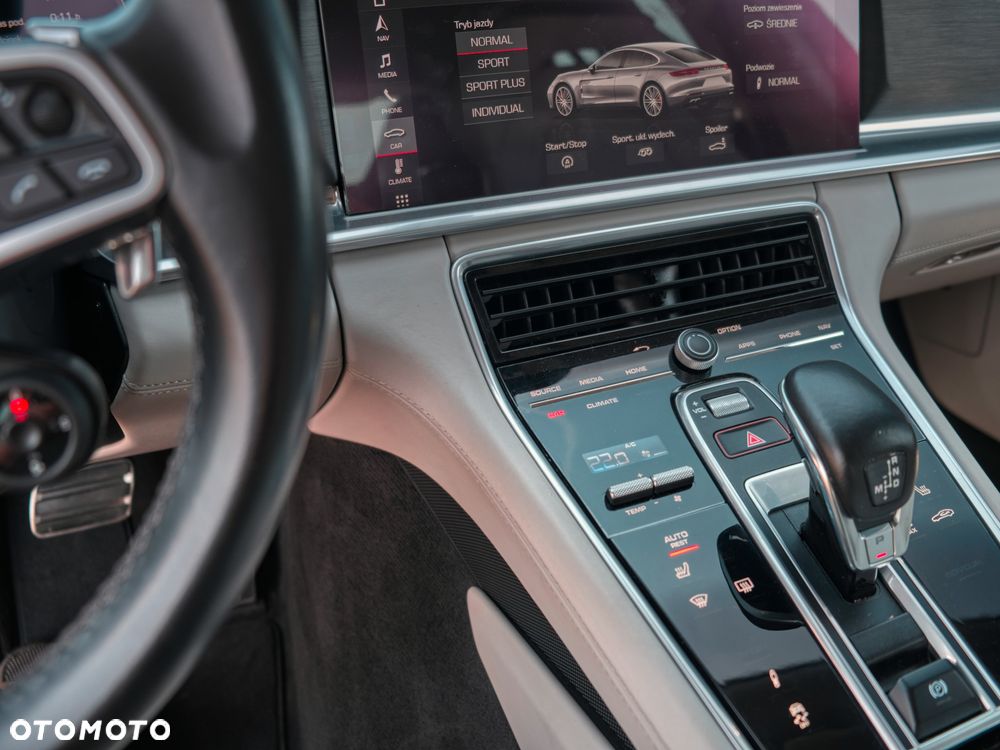 Porsche Panamera - 30
